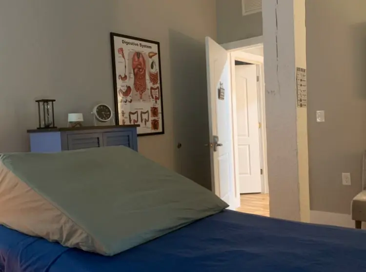 Prepared hydrotherapy treatment bed and room